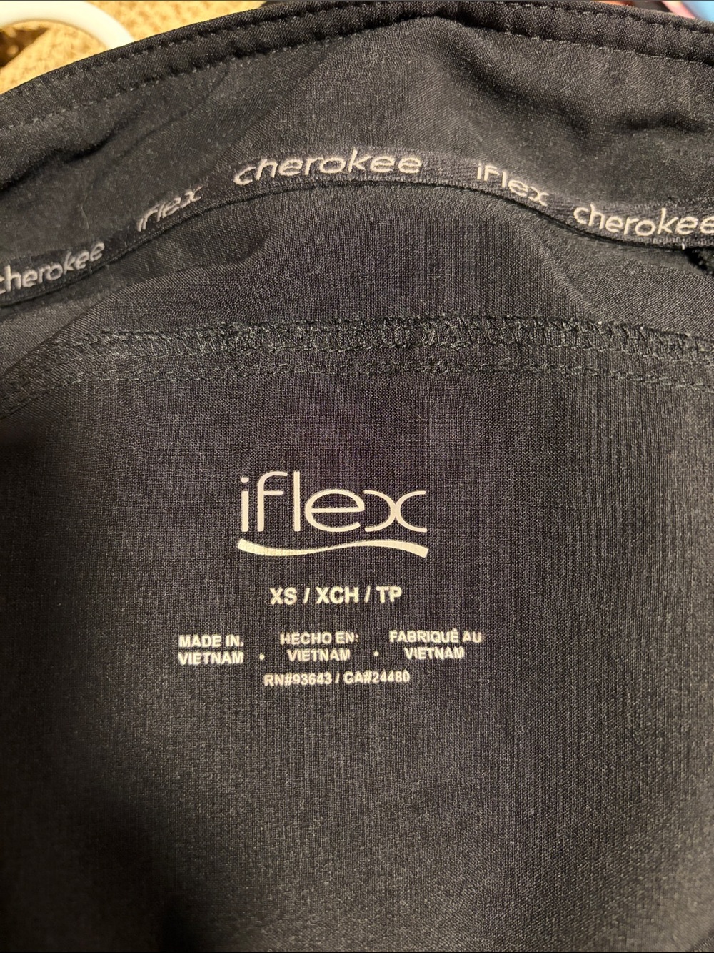 Cherokee ‘iflex’ Women’s Zip-Up Scrub Jacket in Black XS (Used, good condition) - Picture 6 of 6
